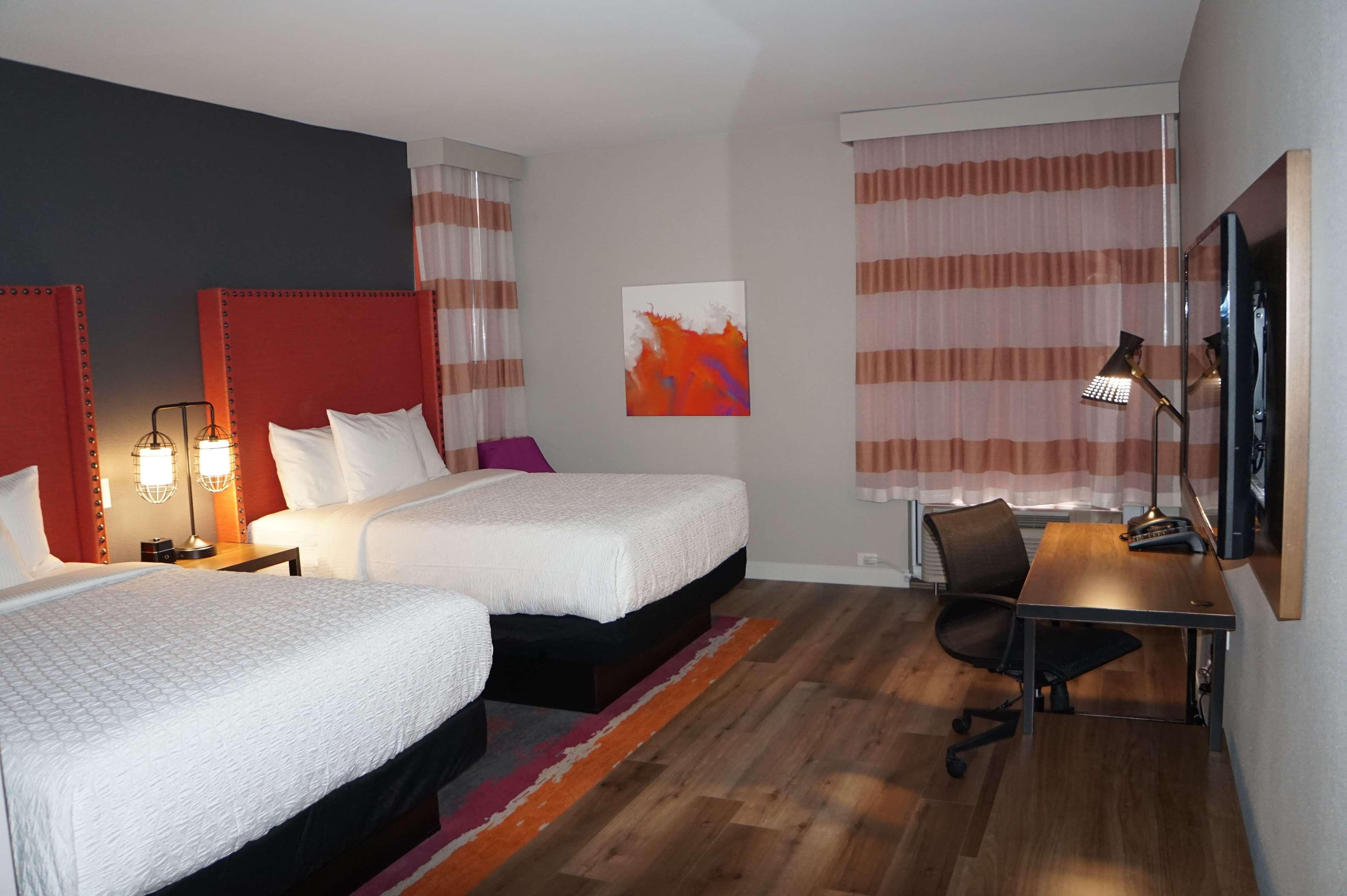 La Quinta Inn & Suites By Wyndham Lewisville Exteriör bild