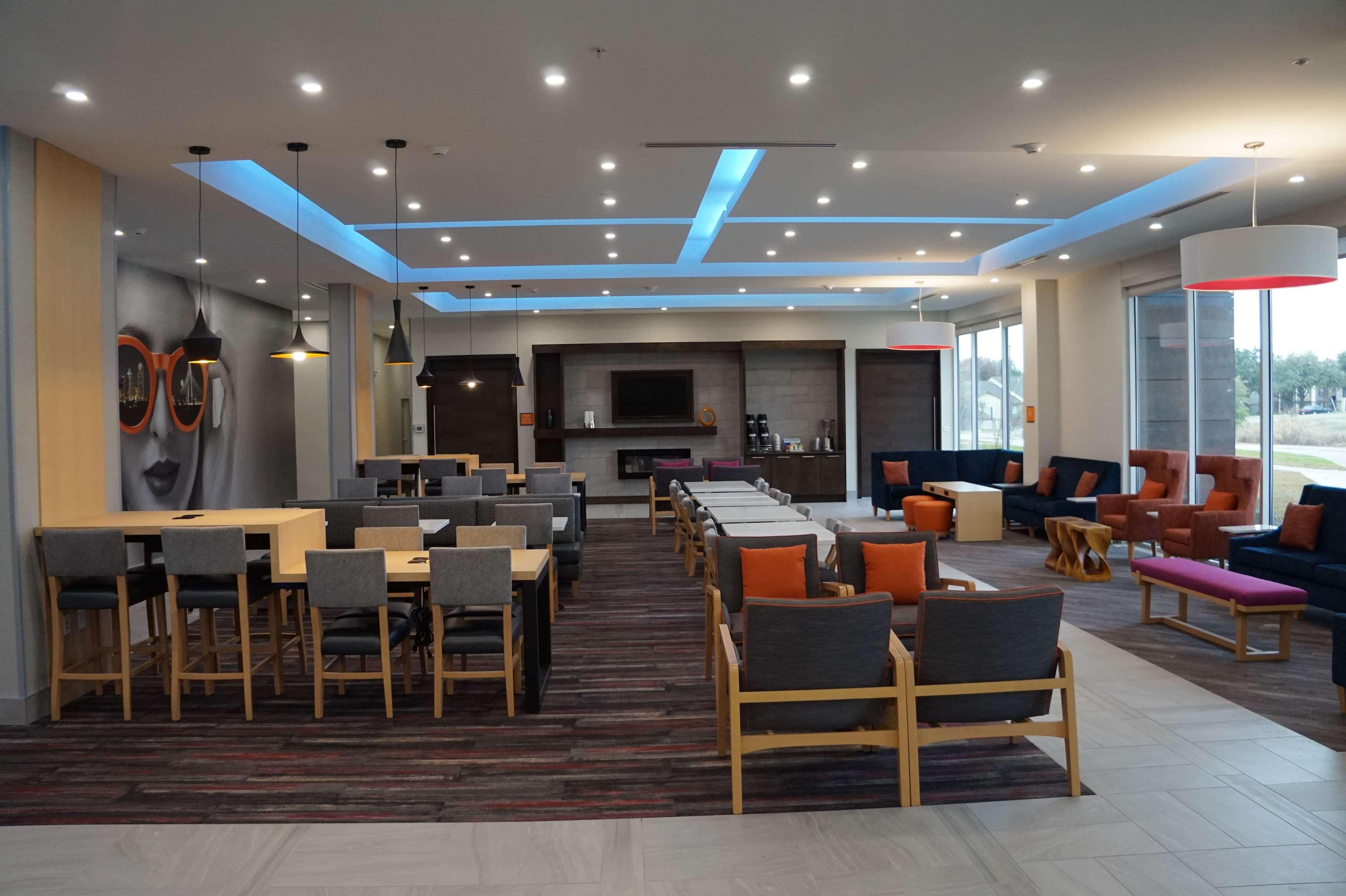 La Quinta Inn & Suites By Wyndham Lewisville Exteriör bild